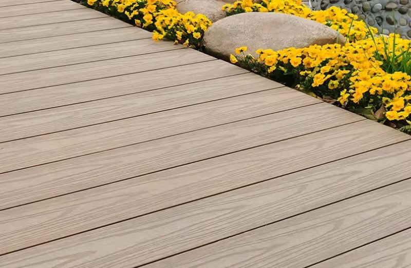 WPC Vlonderplank dubbelzijdig Golden Teak – Rond Holprofiel, 3D Dragon Houtstructuur vs. vlak