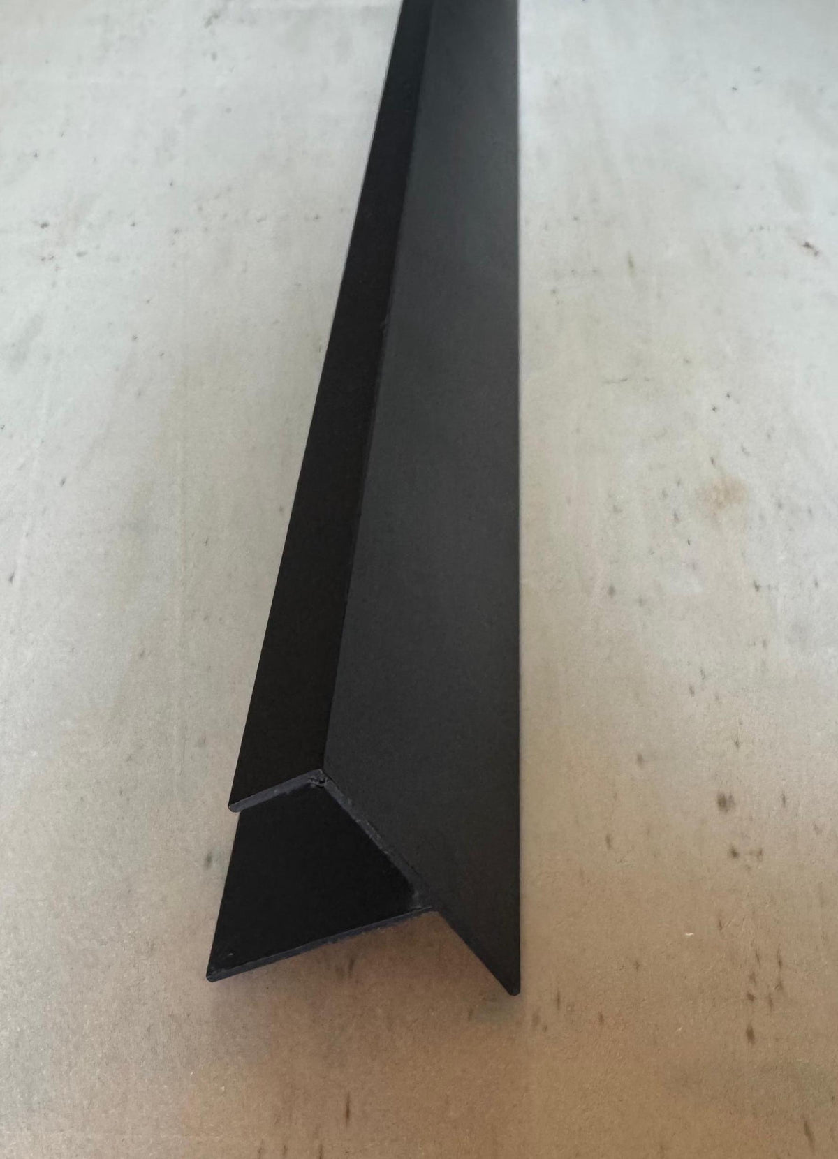 Aluminium F-Profile Walnut
