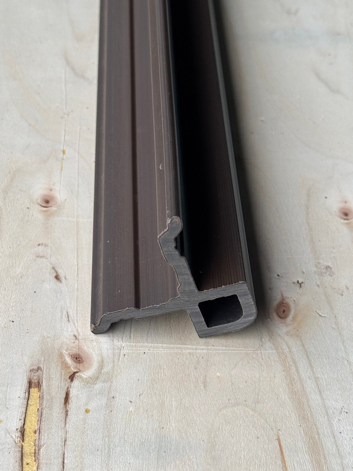 Hoekprofiel Walnut 290cm