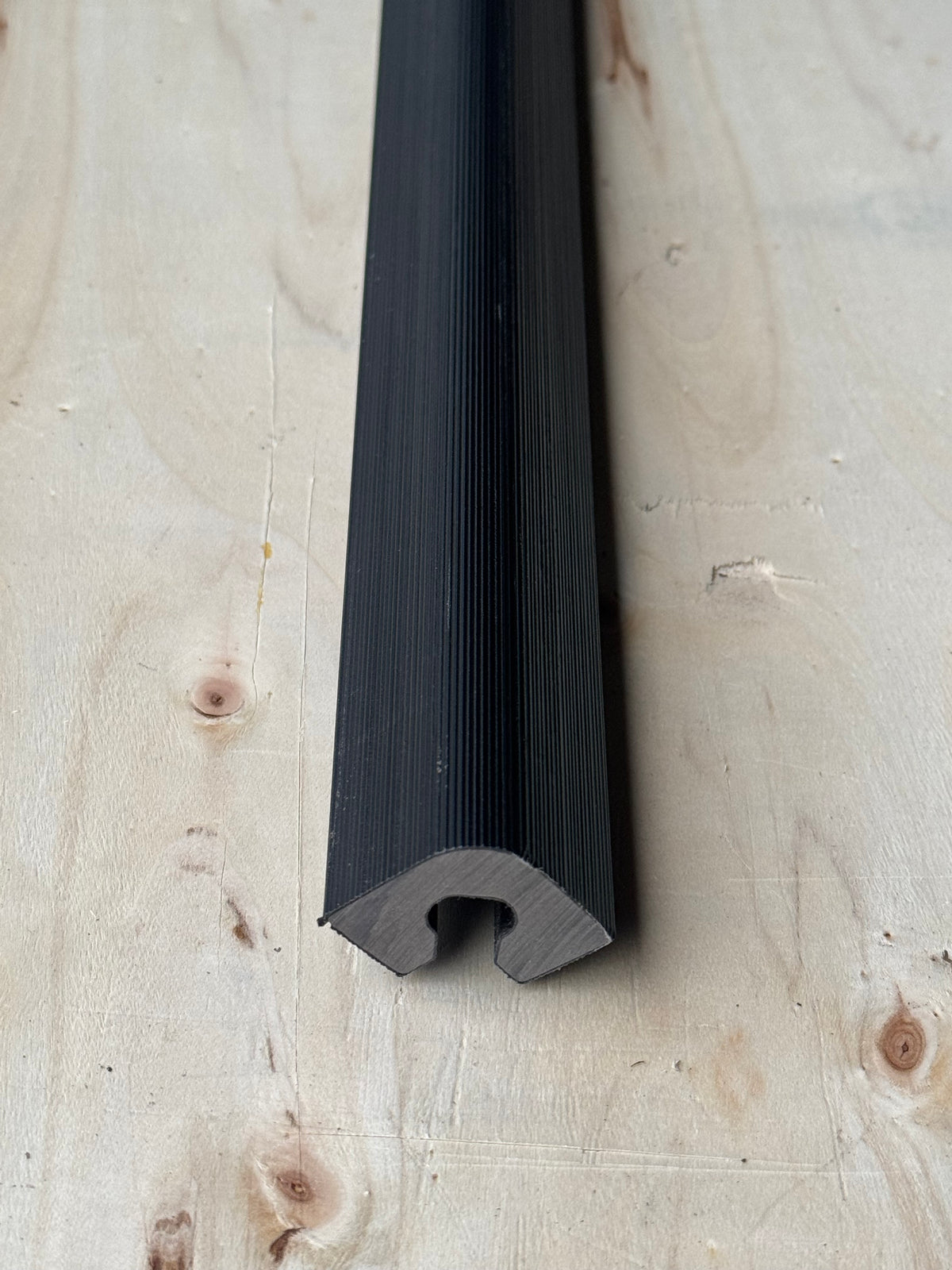 Composite end profile Black