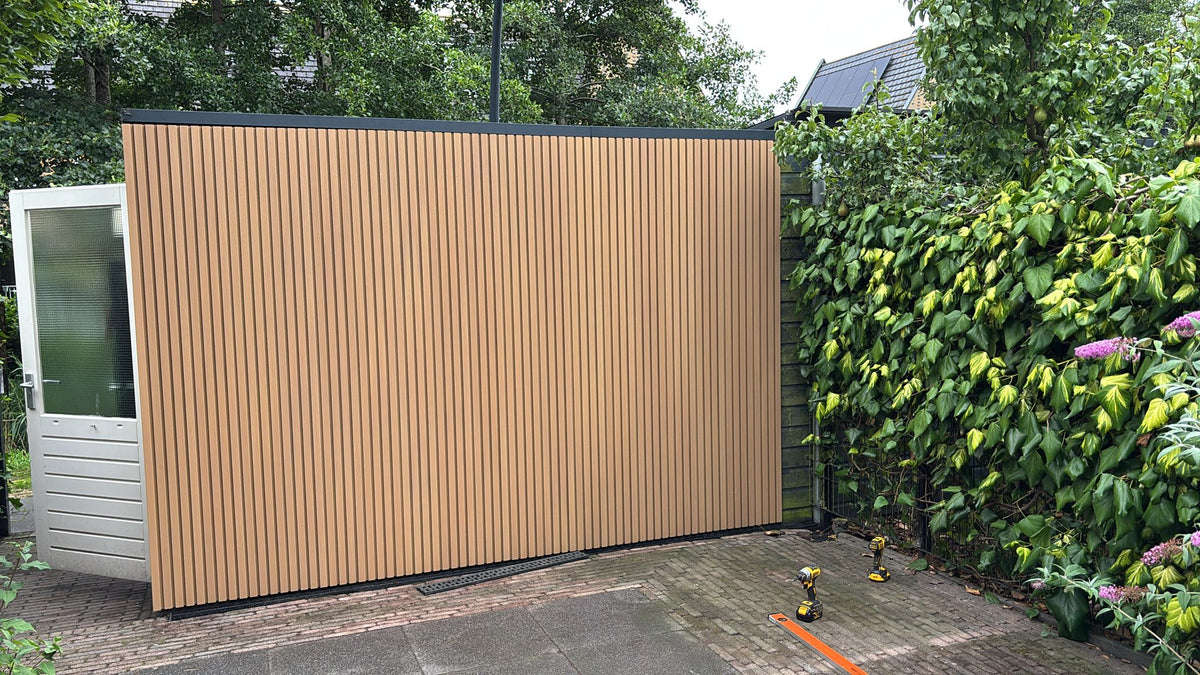 Composite Cladding - Light Oak
